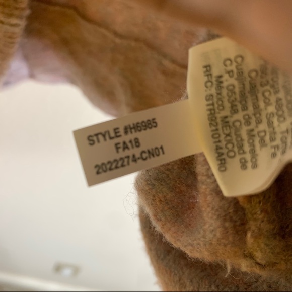 Madewell low V-neck sweater - Picture 7 of 7